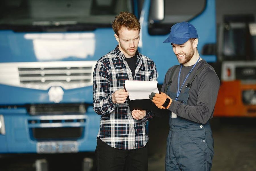 15 Reasons to Partner With a Truck Driver Recruiter Today